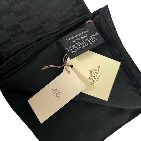 HERMES 100% Silk NWT Scarf - Picture 4 of 6